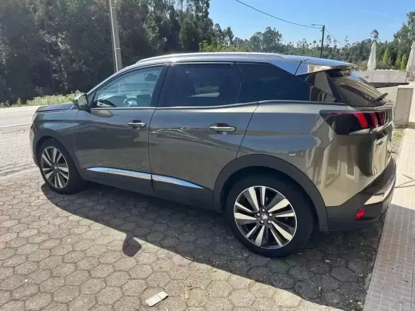 Peugeot 3008 2018 - 19900 EUR, 138000 km - AUTO.MOTO.pt - 138000km - foto 3 de 23