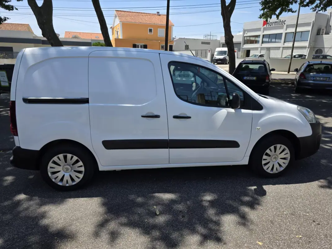 Citroën 2017 - 8990 EUR, 224125 km - AUTO.MOTO.pt - 224125km - foto 5 de 13