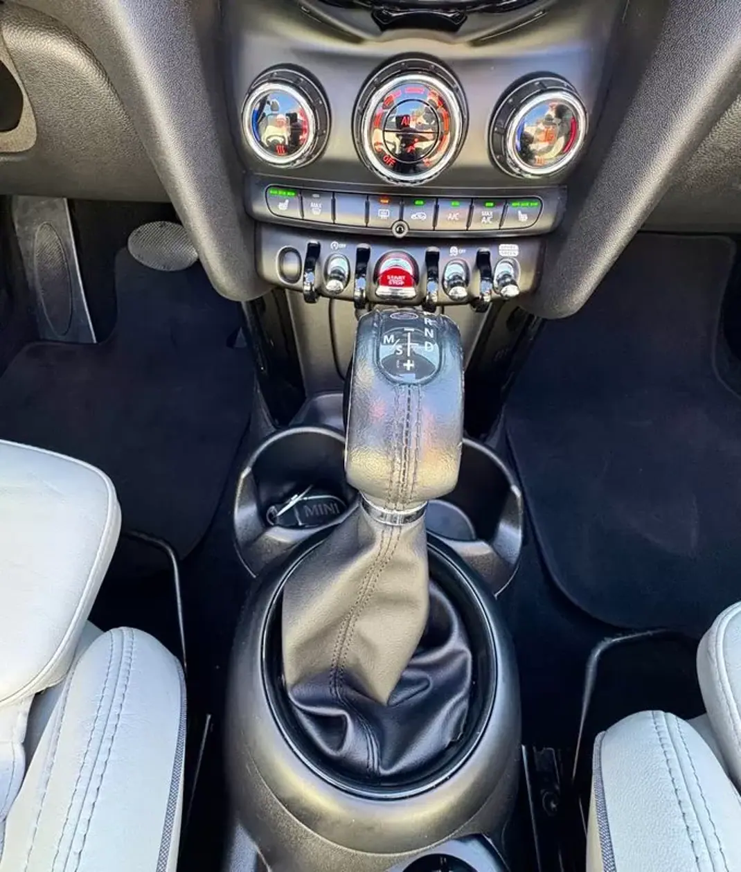 MINI 2017 - 20750 EUR, 72035 km - AUTO.MOTO.pt - 72035km - foto 14 de 25