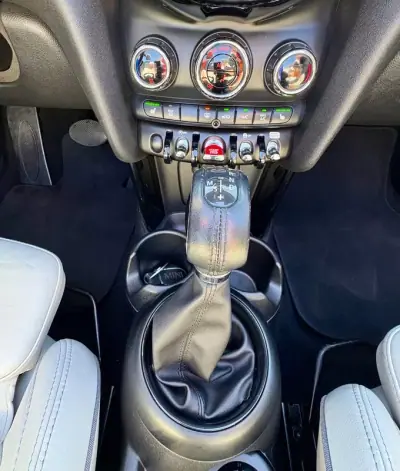 MINI 2017 - 20750 EUR, 72035 km - AUTO.MOTO.pt - 72035km - foto 14 de 25