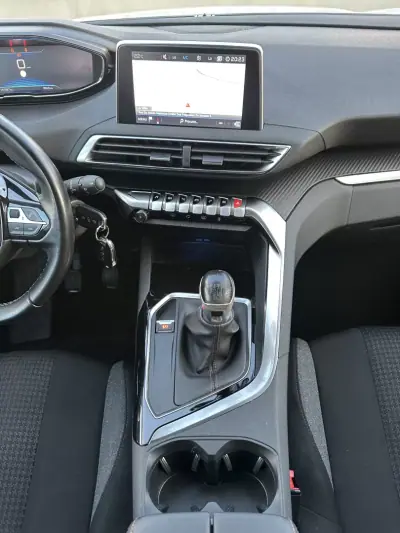 Peugeot 3008 2019 - 13900 EUR, 190000 km - AUTO.MOTO.pt - 190000km - foto 57 de 59