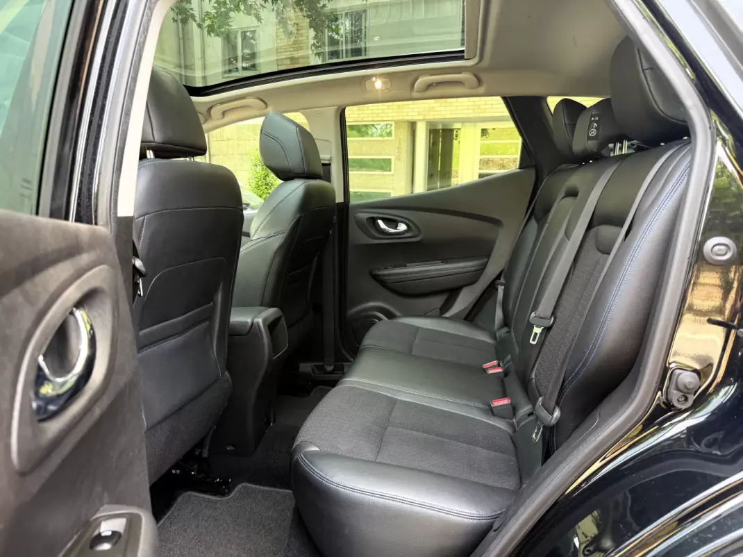Renault Kadjar 2018 - 15950 EUR, 160000 km - AUTO.MOTO.pt - 160000km - foto 8 de 12