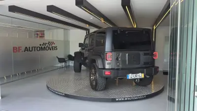 Jeep Wrangler Unlimited 2018 - 49500 EUR, 104894 km - AUTO.MOTO.pt - 104894km - foto 17 de 63