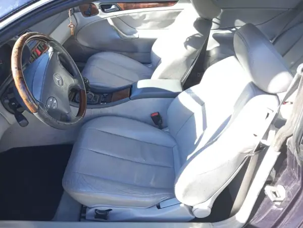 Mercedes-Benz CLK 230 2000 - 3990 EUR, 385827 km - AUTO.MOTO.pt - 385827km - foto 6 de 12