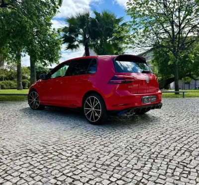 Volkswagen Golf 2019 - 31990 EUR, 110300 km - AUTO.MOTO.pt - 110300km - foto 16 de 38