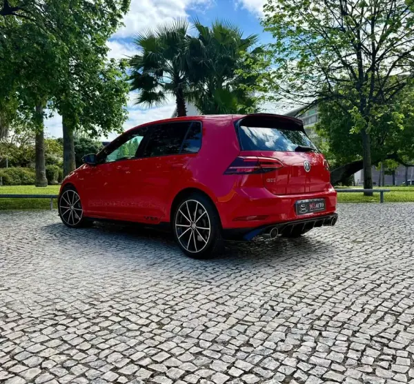 Volkswagen Golf 2019 - 31990 EUR, 110300 km - AUTO.MOTO.pt - 110300km - foto 16 de 38