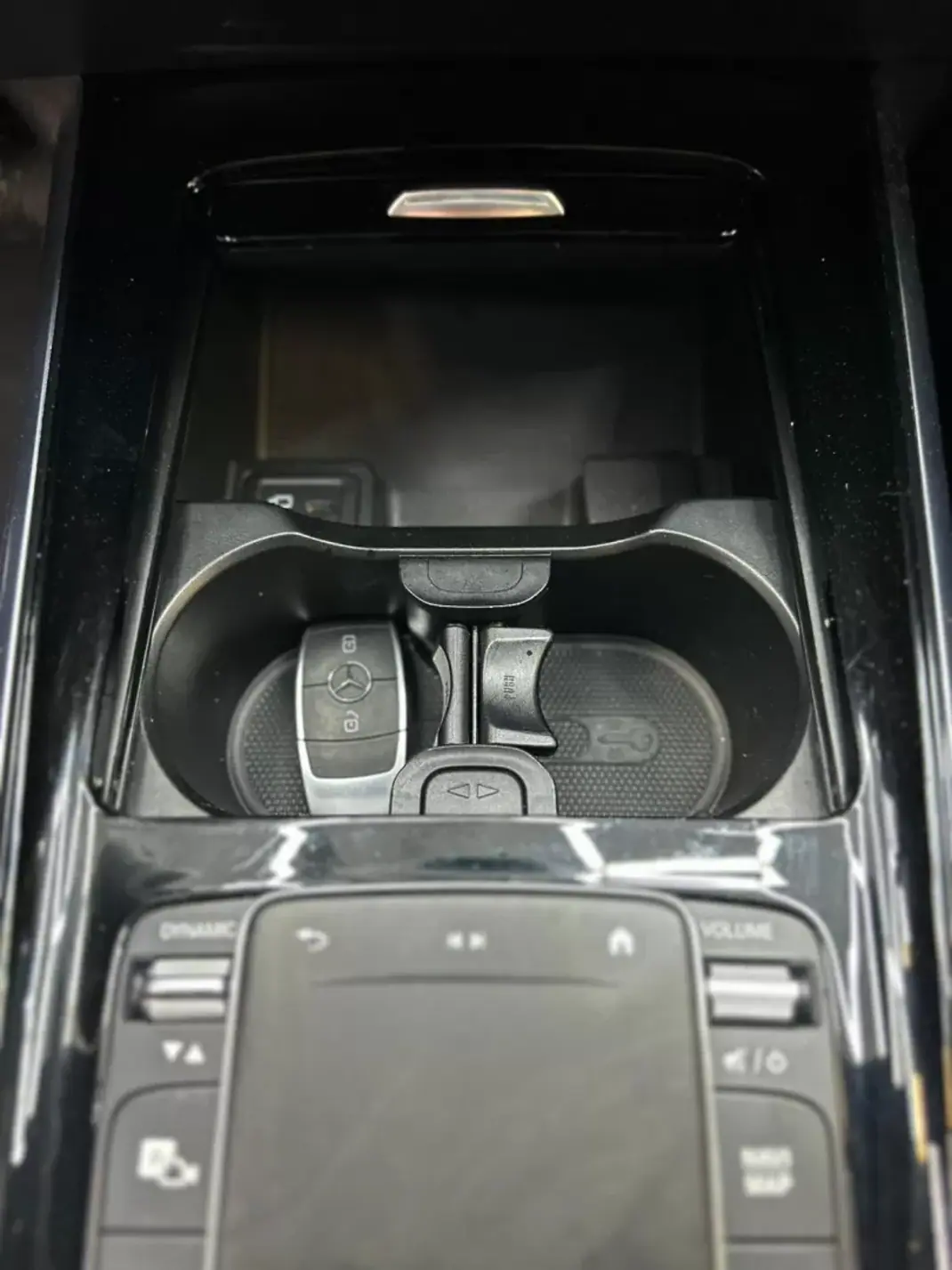 Mercedes-Benz GLA 250 2022 - 34000 EUR, 107000 km - AUTO.MOTO.pt - 107000km - foto 19 de 28