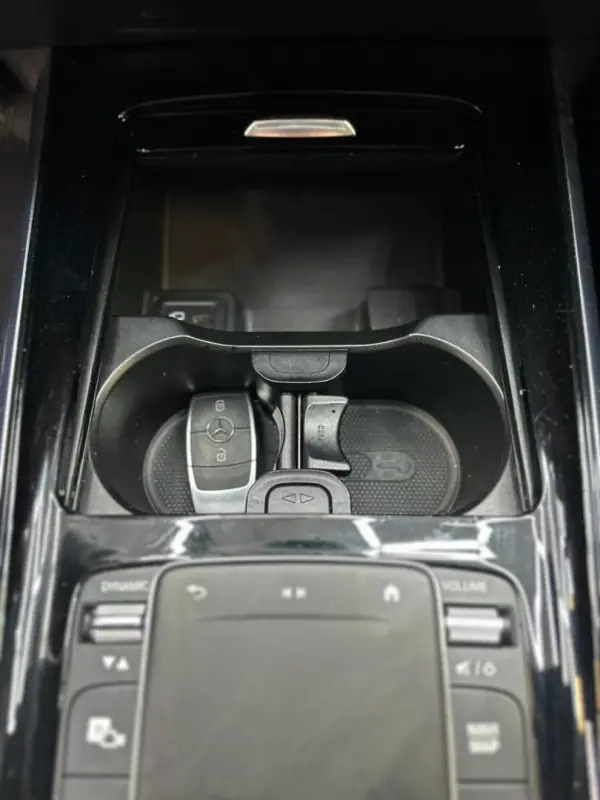 Mercedes-Benz GLA 250 2022 - 34000 EUR, 107000 km - AUTO.MOTO.pt - 107000km - foto 19 de 28