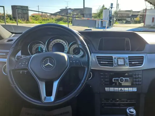 Mercedes-Benz E 220 2014 - 18900 EUR, 213445 km - AUTO.MOTO.pt - 213445km - foto 14 de 46
