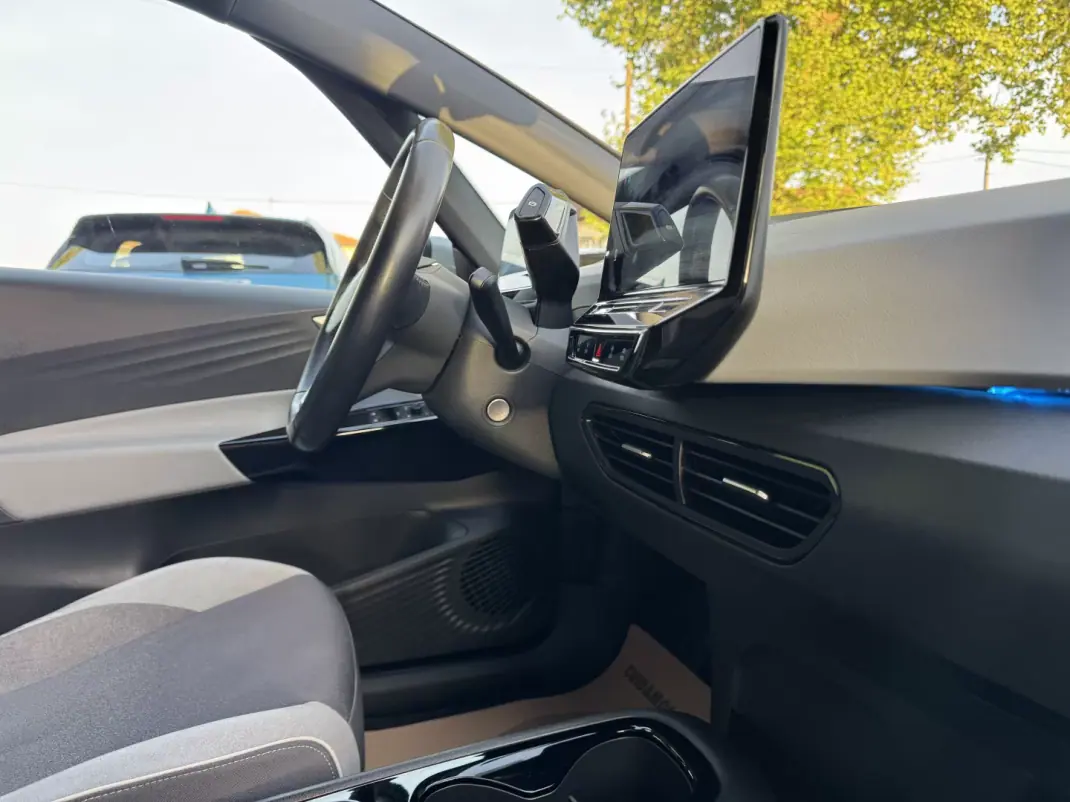 Volkswagen ID.3 2020 - 19900 EUR, 93000 km - AUTO.MOTO.pt - 93000km - foto 40 de 44