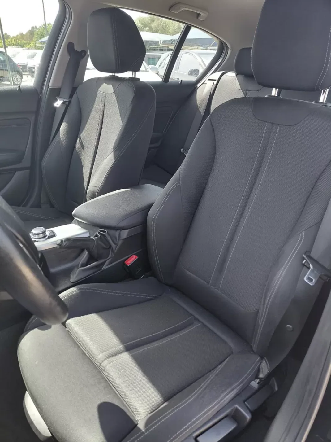 BMW 116 2017 - 16980 EUR, 140000 km - AUTO.MOTO.pt - 140000km - foto 7 de 11