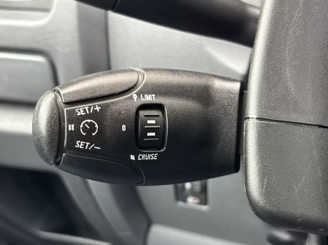 Citroën Jumpy 2015 - 16900 EUR, 135000 km - AUTO.MOTO.pt - 135000km - foto 23 de 39