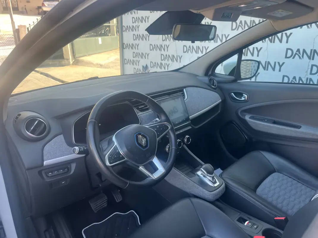 Renault Zoe 2020 - 15750 EUR, 73000 km - 73000km - foto 7 de 8