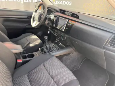Toyota Hilux 2018 - 28900 EUR, 159021 km - 159021km - foto 8 de 11
