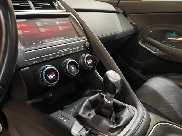 Jaguar E-Pace 2018 - 20899 EUR, 129000 km - 129000km - foto 45 de 48