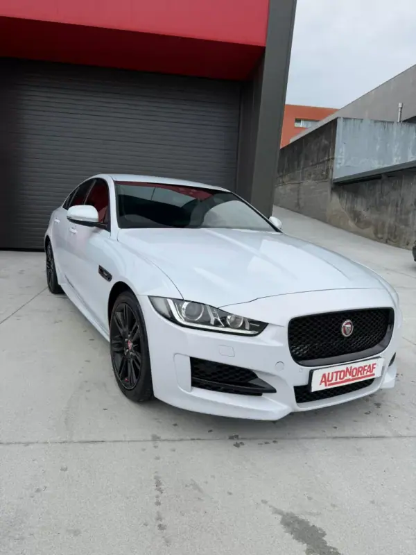 Jaguar XE 2018 - 17000 EUR, 273353 km - AUTO.MOTO.pt - 273353km - foto 7 de 20