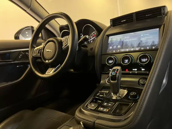 Jaguar F-Type 2019 - 47990 EUR, 45000 km - AUTO.MOTO.pt - 45000km - foto 17 de 47