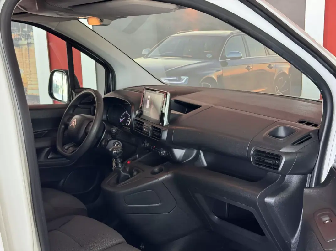 Citroën BERLINGO 1.5 BlueHDi 100 S&S Club M 2022 - 15990 EUR, 92798 km - AUTO.MOTO.pt - 92798km - foto 15 de 19