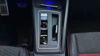 Volkswagen Golf 2021 - 39900 EUR, 55600 km - AUTO.MOTO.pt - 55600km - foto 16 de 26