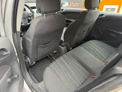 Opel Corsa 2010 - 3900 EUR, 271376 km - AUTO.MOTO.pt - 271376km - foto 9 de 10