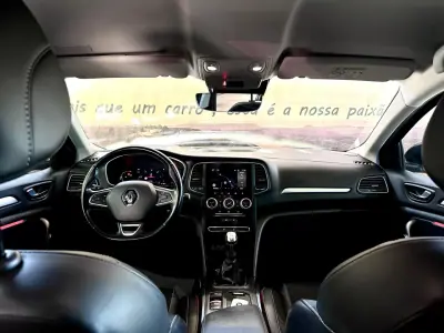 Renault Mégane 2021 - 17900 EUR, 79434 km - AUTO.MOTO.pt - 79434km - foto 16 de 26