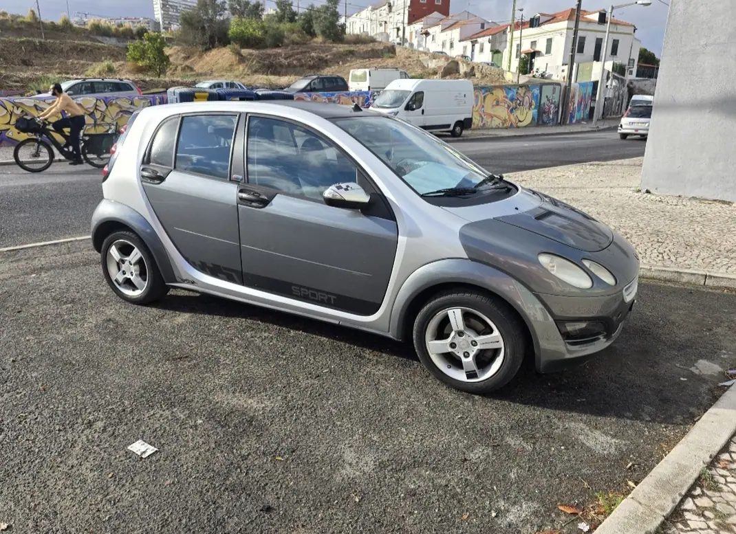 Smart ForFour 2004 - 4500 EUR, 217 km - AUTO.MOTO.pt - 217km - foto 2 de 5