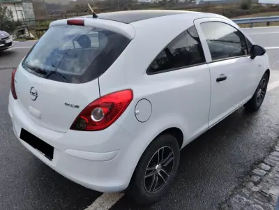 Opel Corsa 2011 - 5900 EUR, 220000 km - AUTO.MOTO.pt - 220000km - foto 7 de 24