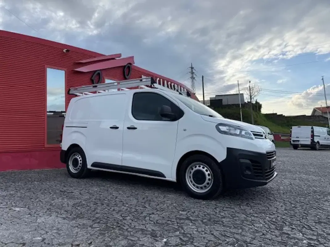 Citroën Jumpy 2020 - 12900 EUR, 160000 km - AUTO.MOTO.pt - 160000km - foto 16 de 18