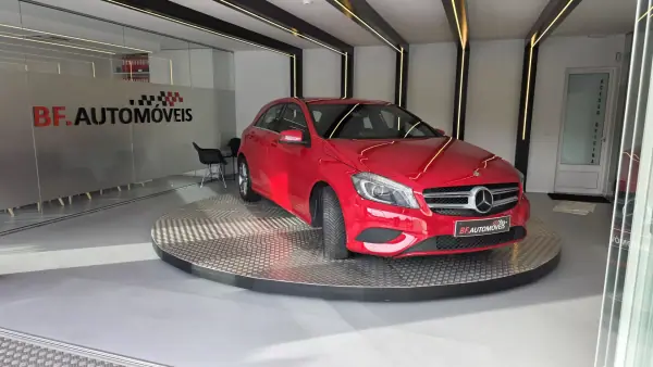 Mercedes-Benz A 160 2015 - 12900 EUR, 208637 km - AUTO.MOTO.pt - 208637km - foto 5 de 53