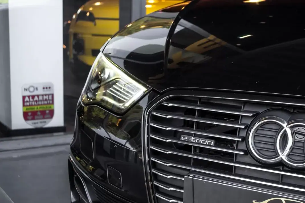 Audi A3 Sportback 2015 - 13490 EUR, 252393 km - AUTO.MOTO.pt - 252393km - foto 8 de 34