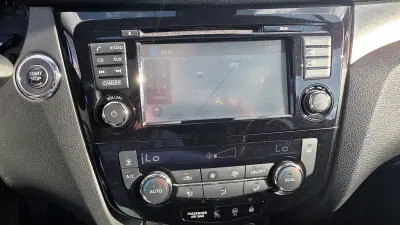 Nissan Qashqai 2018 - 19250 EUR, 62000 km - AUTO.MOTO.pt - 62000km - foto 11 de 18