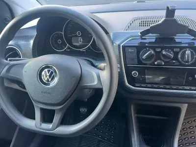 Volkswagen Up! 2024 - 14500 EUR, 39500 km - AUTO.MOTO.pt - 39500km - foto 6 de 7