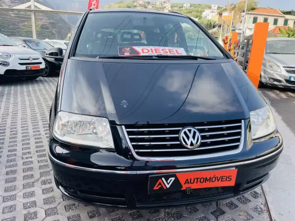 Volkswagen Sharan 2009 - 10950 EUR, 110000 km - AUTO.MOTO.pt - 110000km - foto 2 de 13