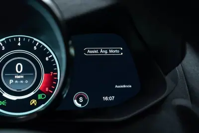 Aston Martin V8 Vantage Coupe 2019 - 144950 EUR, 31000 km - 31000km - foto 34 de 45