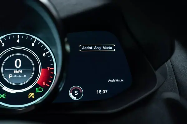 Aston Martin V8 Vantage Coupe 2019 - 144950 EUR, 31000 km - 31000km - foto 34 de 45
