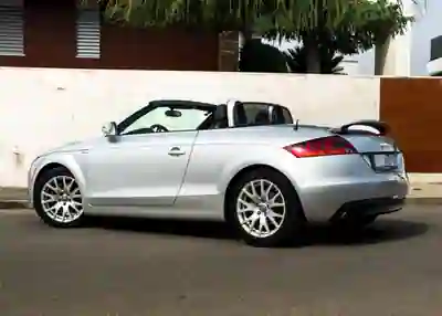 Audi TT Roadster 2007 - 13990 EUR, 155000 km - 155000km - foto 4 de 5