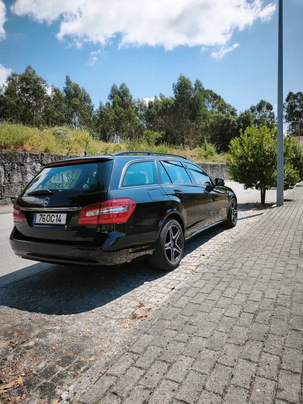 Mercedes-Benz E 220 2010 - 10490 EUR, 240000 km - AUTO.MOTO.pt - 240000km - foto 4 de 6