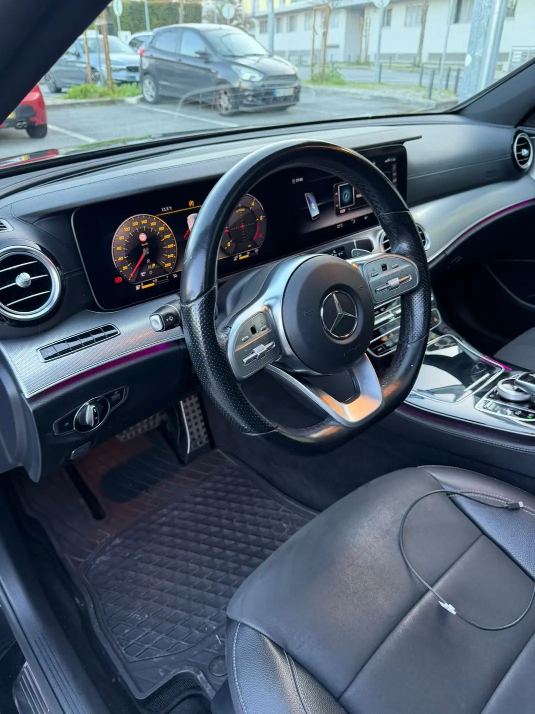 Mercedes-Benz E 300 2018 - 39000 EUR, 62500 km - AUTO.MOTO.pt - 62500km - foto 12 de 12