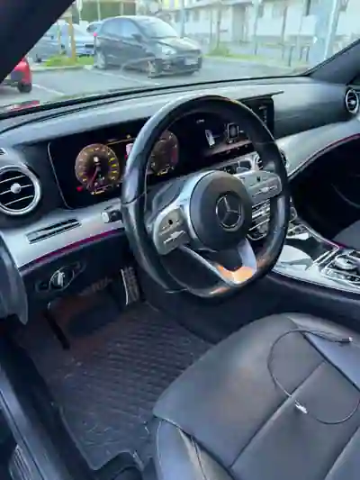 Mercedes-Benz E 300 2018 - 39000 EUR, 62500 km - AUTO.MOTO.pt - 62500km - foto 12 de 12
