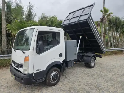 Nissan  2011 - 260000km