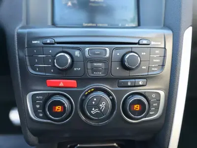 Citroën C4 2012 - 7500 EUR, 166700 km - AUTO.MOTO.pt - 166700km - foto 17 de 25