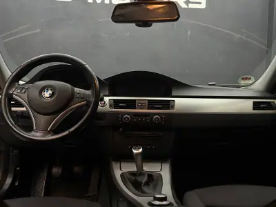 BMW 320 2008 - 12900 EUR, 270000 km - AUTO.MOTO.pt - 270000km - foto 9 de 13