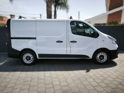 Renault 2015 - 9950 EUR, 225495 km - AUTO.MOTO.pt - 225495km - foto 13 de 32