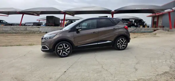 Renault Captur 2013 - 10200 EUR, 11800 km - AUTO.MOTO.pt - 11800km - foto 2 de 12