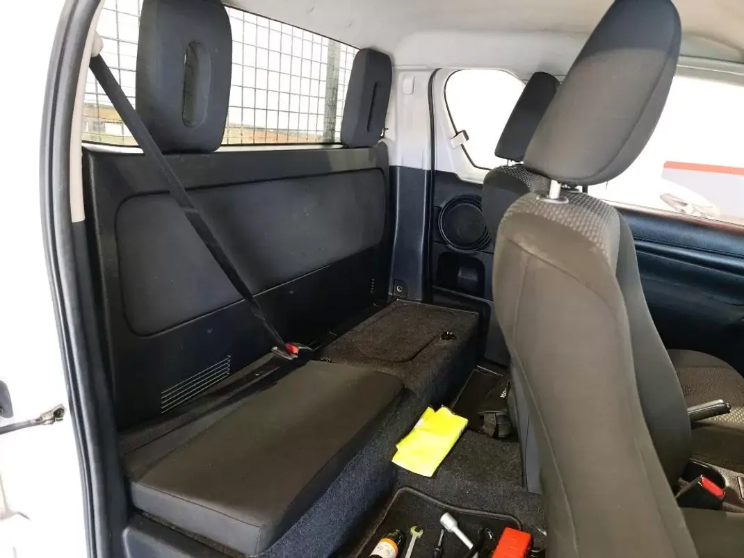 Toyota HILUX 2.4 D-4D 4WD CE 3 L CH 2018 - 22900 EUR, 177750 km - AUTO.MOTO.pt - 177750km - foto 5 de 5