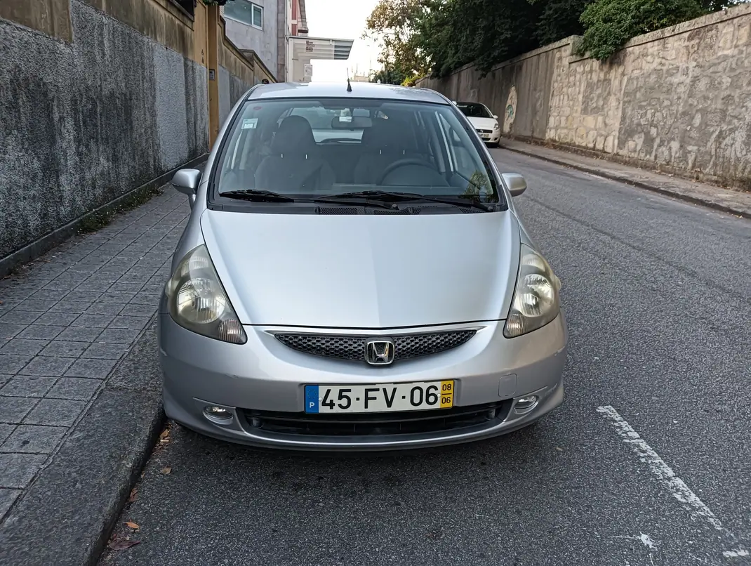 Honda Jazz 2008 - 3000 EUR, 181000 km - AUTO.MOTO.pt - 181000km - foto 1 de 1