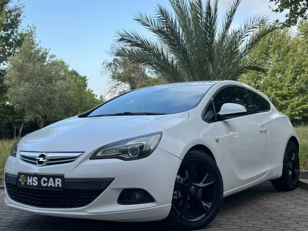 Opel Astra GTC 2012