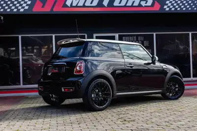 MINI Cooper 2011 - 12950 EUR, 230000 km - AUTO.MOTO.pt - 230000km - foto 12 de 20