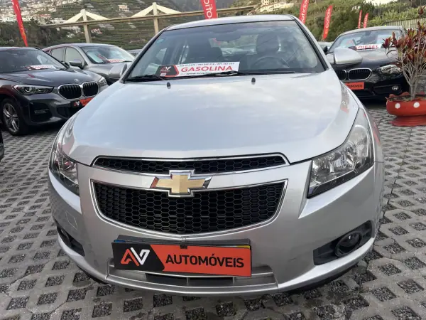 Chevrolet Cruze 2010 - 6950 EUR, 99232 km - AUTO.MOTO.pt - 99232km - foto 2 de 12