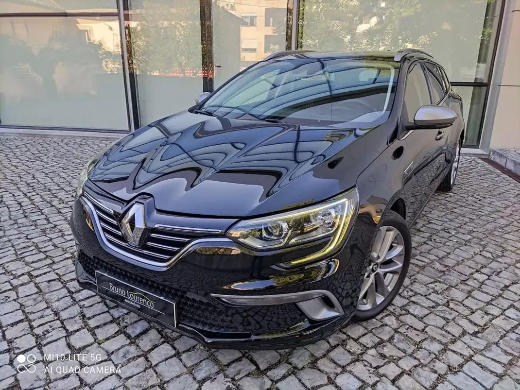 Renault Mégane Sport Tourer 2018 - 14900 EUR, 112000 km - AUTO.MOTO.pt - 112000km - foto 3 de 28